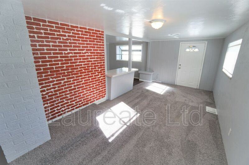 2235 Iris St - Photo 5 of 12