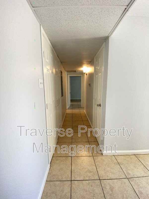 6810 Trail Lake Dr #B - Photo 7 of 17