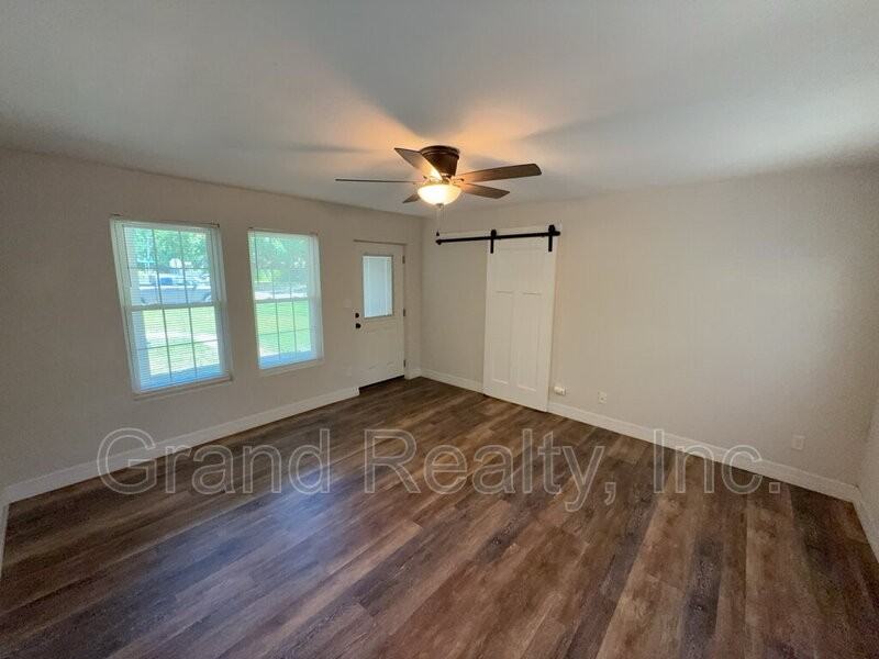 4531 Versailles Dr - Photo 2 of 19