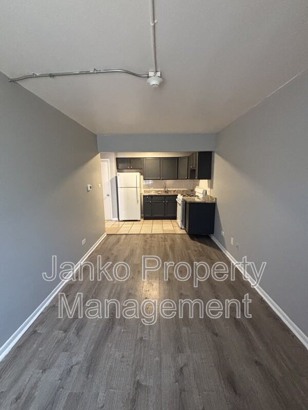 3351 Commercial Ave #9 - Photo 2 of 4