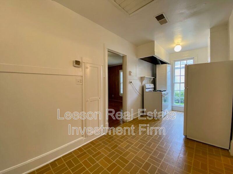 3429 Beverly Pl - Photo 5 of 10