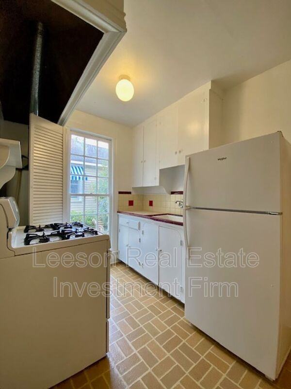 3429 Beverly Pl - Photo 7 of 10