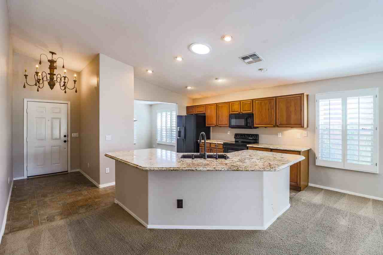 21171 E Aspen Valley Dr - Photo 5 of 26