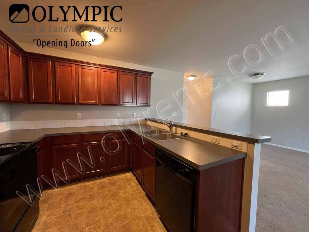 6024 Pennsylvania St Se - Photo 7 of 26