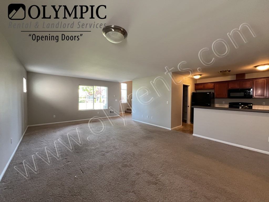 6024 Pennsylvania St Se - Photo 2 of 21