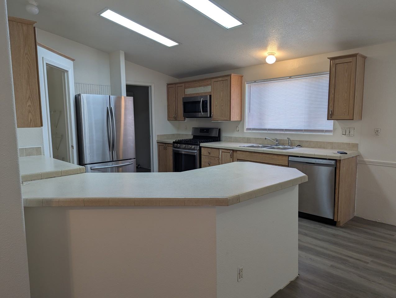 25116 Avenida Vizcaya - Photo 3 of 5