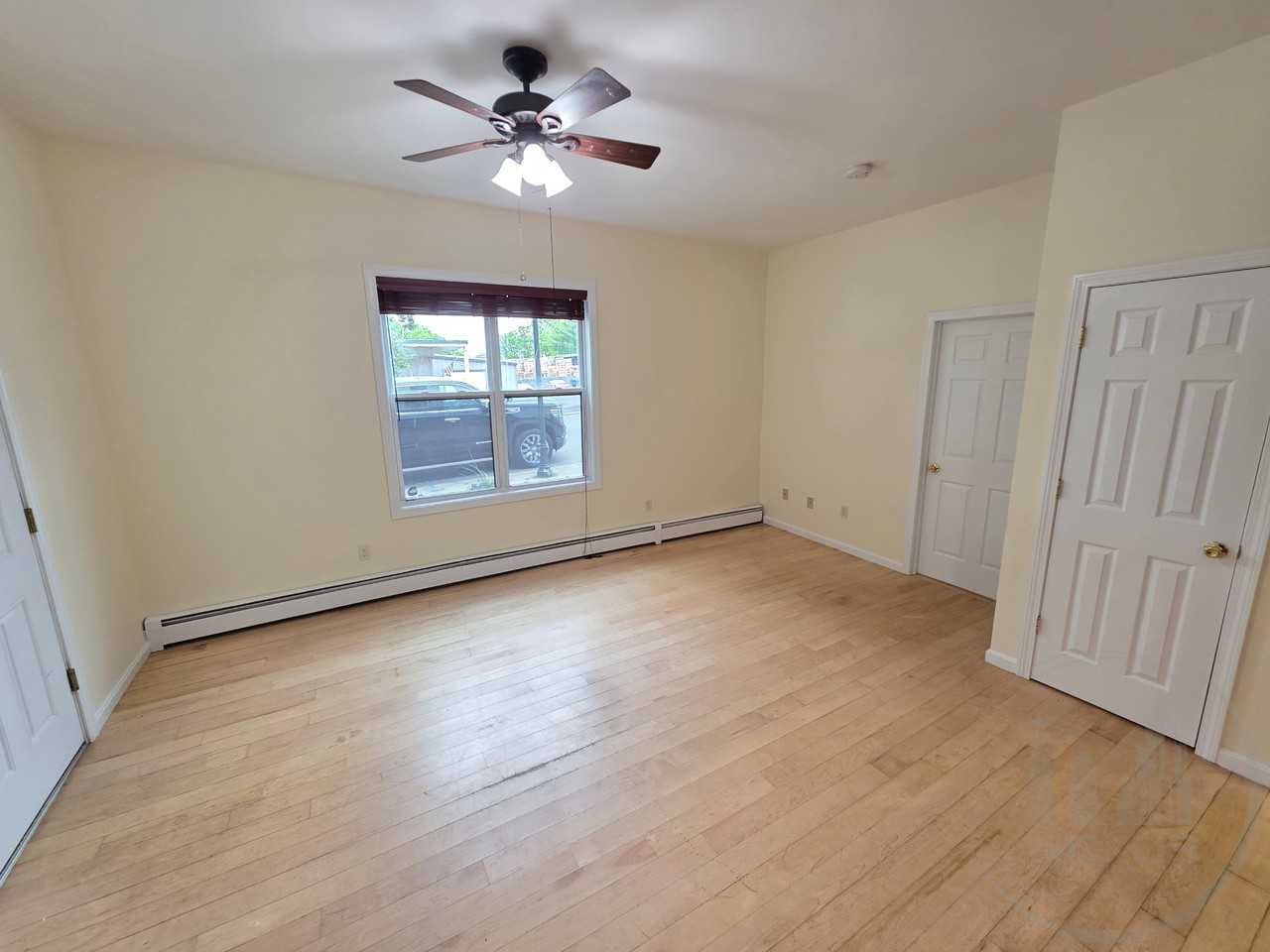 360 River St - Photo 3 of 10