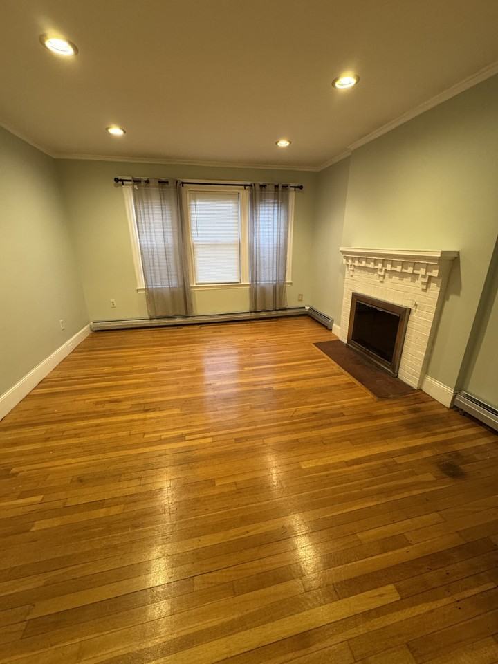144 Columbia St #1 - Photo 6 of 10