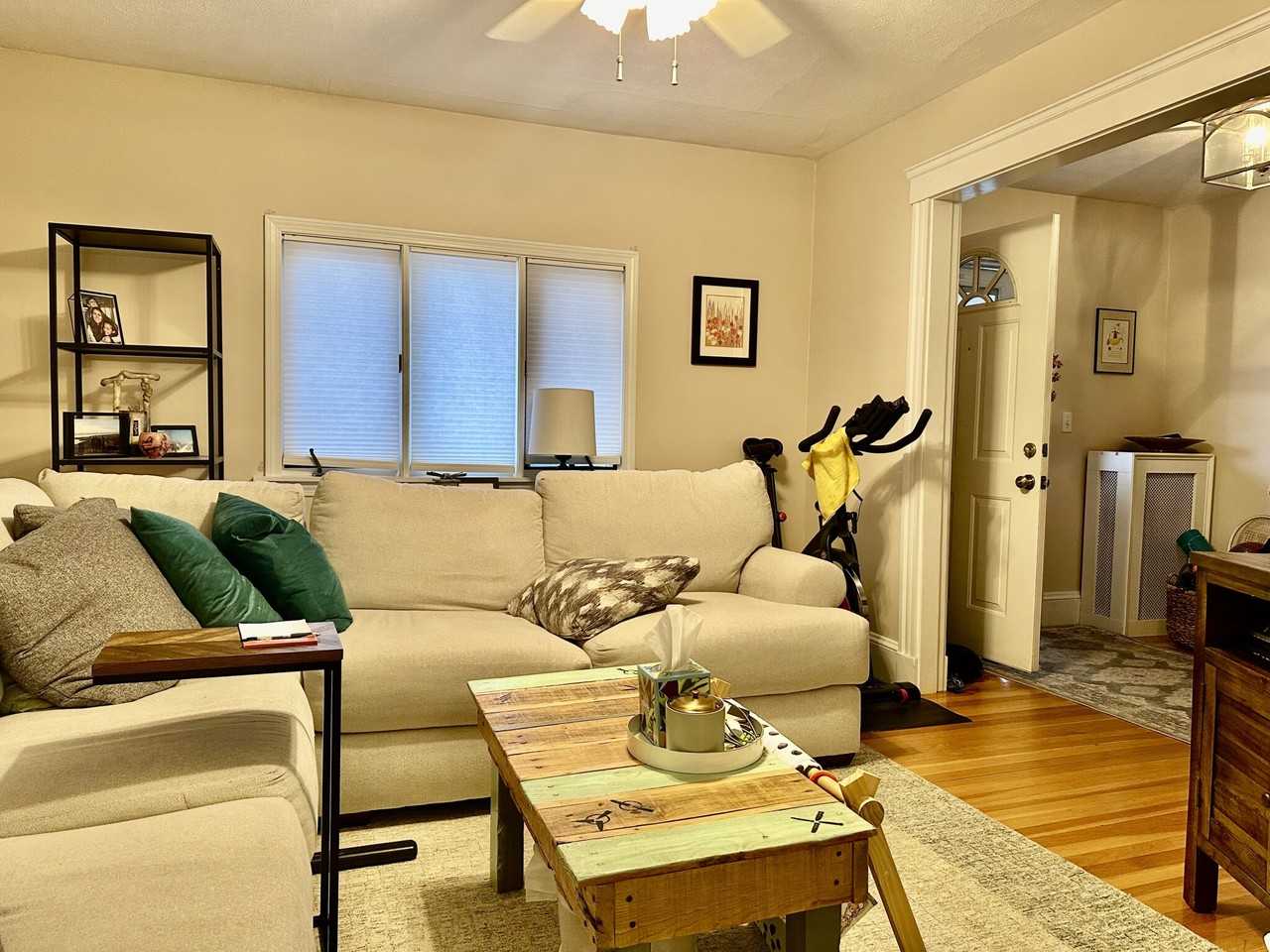 68 Willis Ave #1 - Photo 4 of 27
