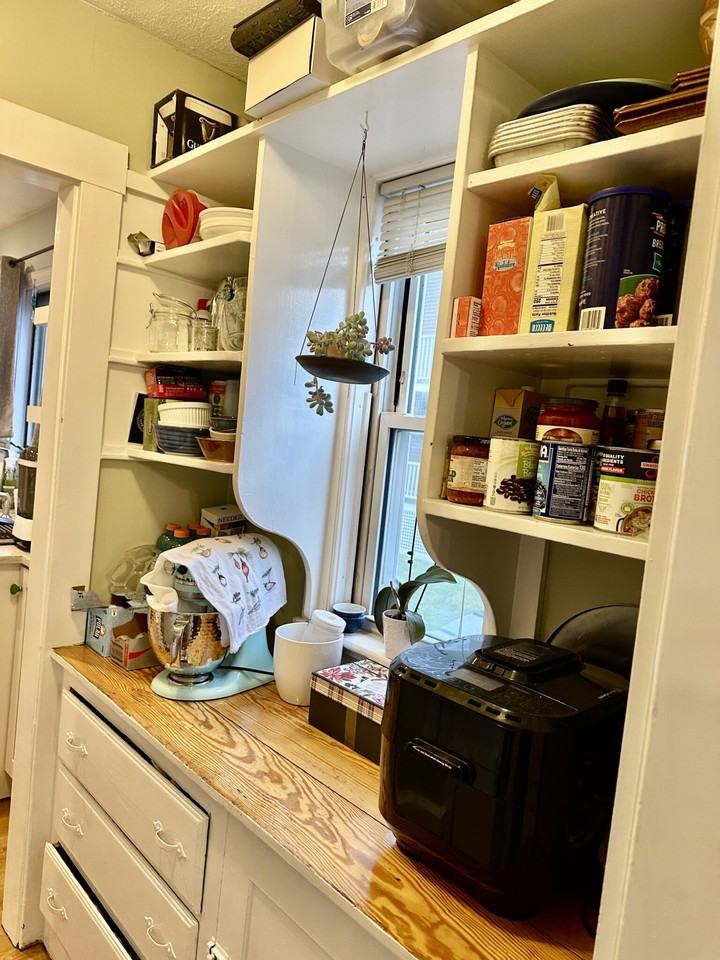 68 Willis Ave #1 - Photo 7 of 27