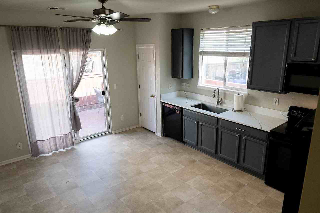 462 Chambers Way #NA - Photo 3 of 16