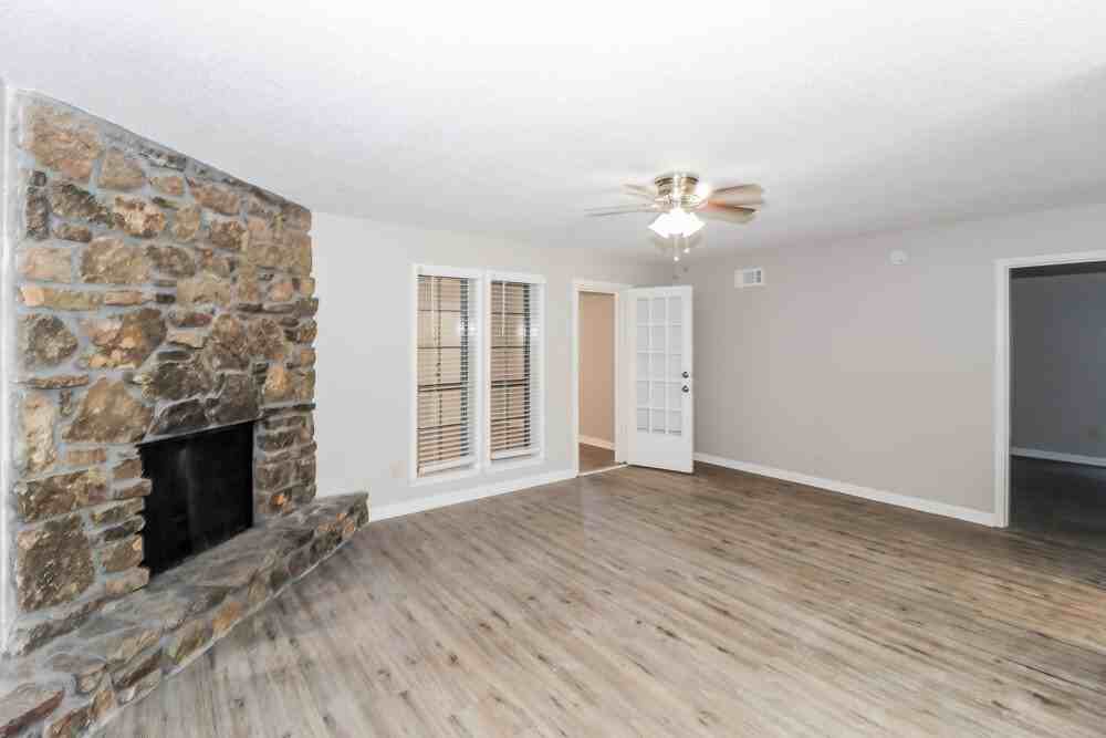 2705 Van Leer Dr - Photo 4 of 16