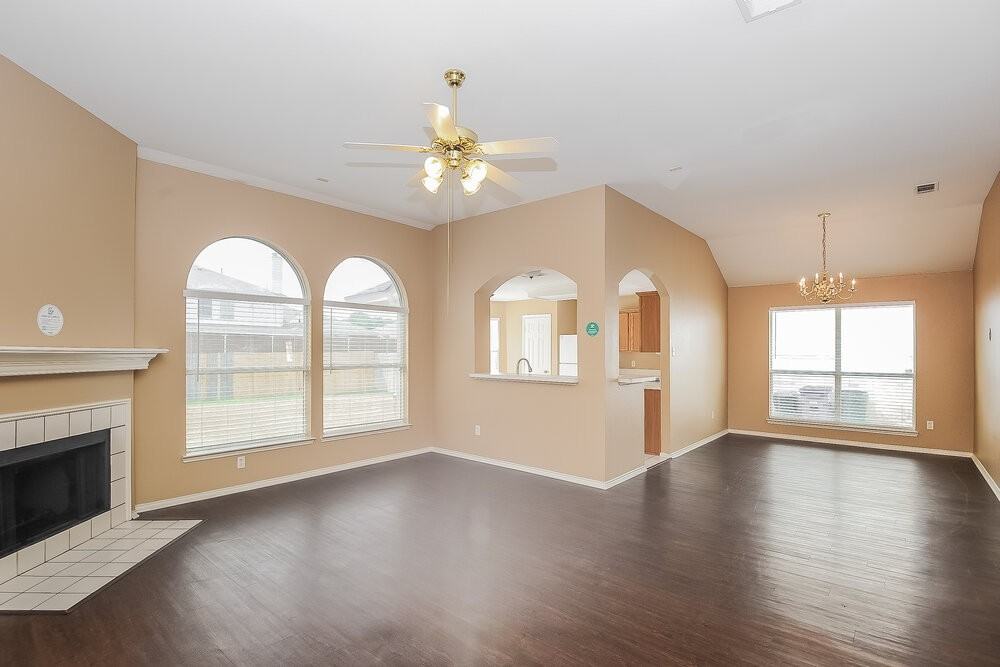 1626 Redwood Dr - Photo 4 of 16