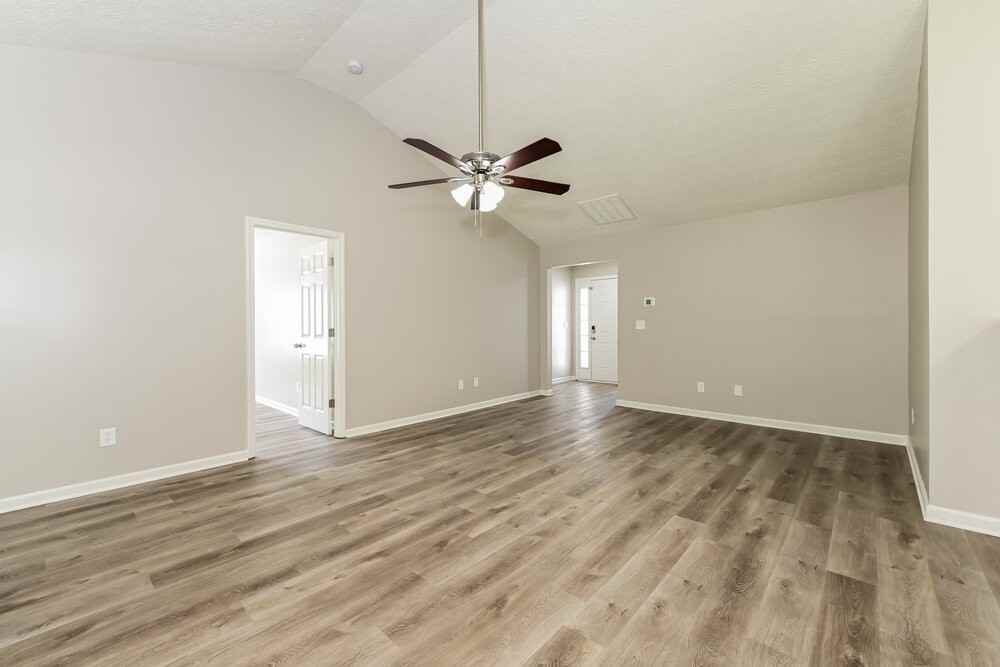 1825 Courtyard Ln - Photo 3 of 16