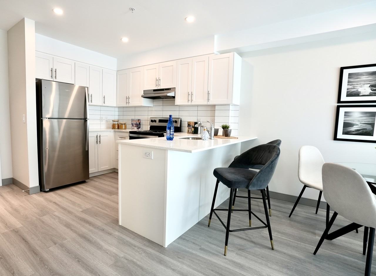 1015 Innisfil Beach Road - Photo 5 of 13