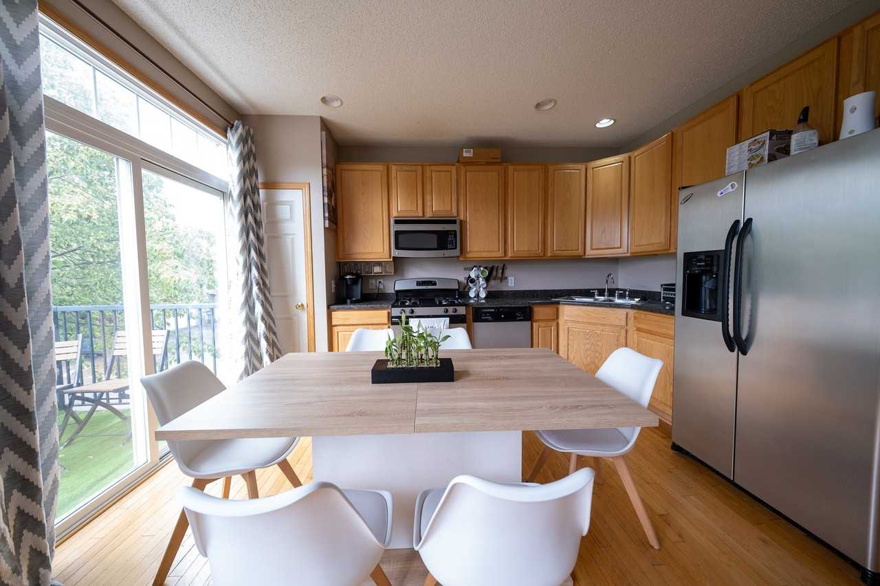 710 Village Pkwy #1 - Photo 4 of 28