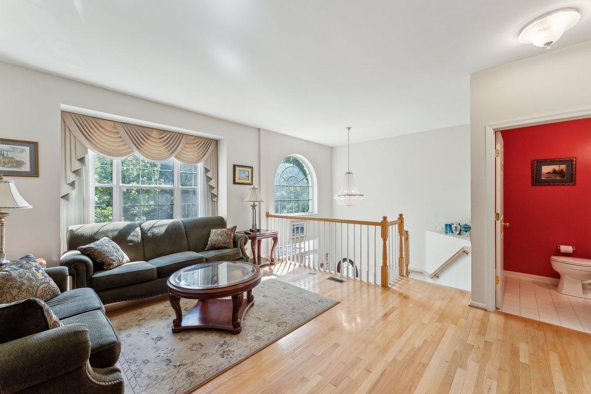 11450 Abner Ave - Photo 2 of 23