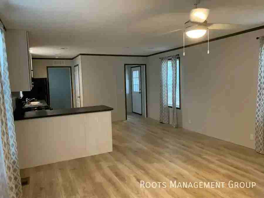 13049 Virginia Dr #67 - Photo 2 of 9