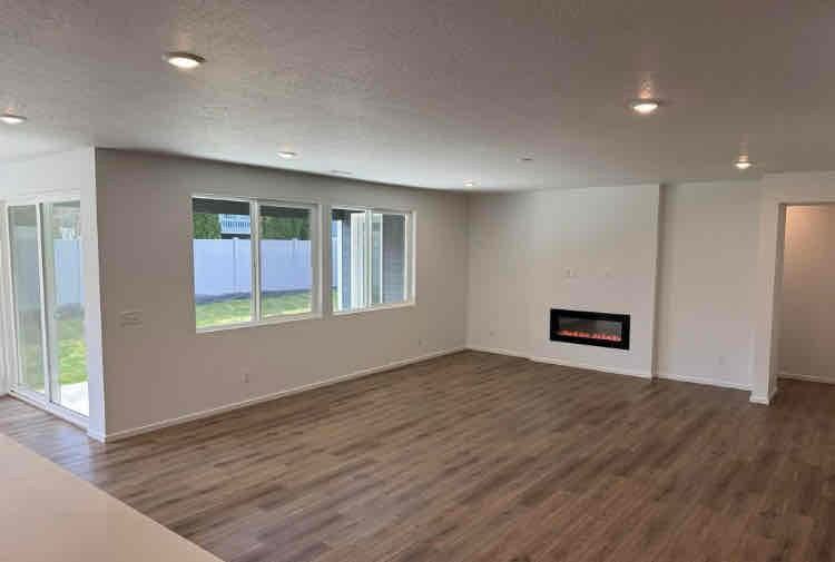 115 W Pheasant Bluff Ave - Photo 3 of 6