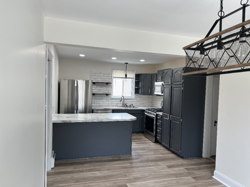 23124 Grove St - Photo 2 of 20