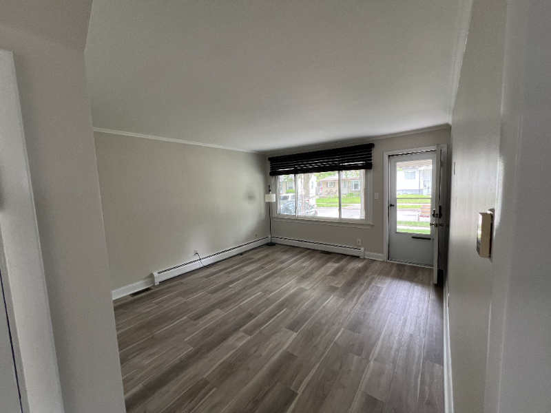 23124 Grove St - Photo 5 of 20