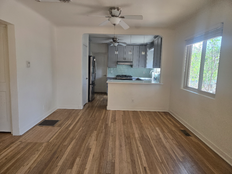 1125 Lafayette Dr Ne - Photo 2 of 10