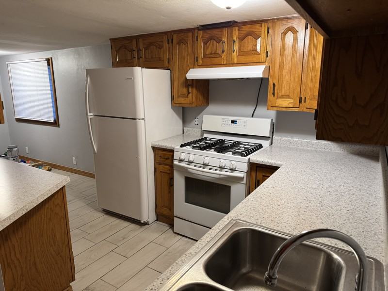 1406 9th Ave - Photo 2 of 10