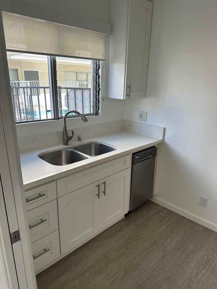 Roberts - Doheny - Photo 6 of 11