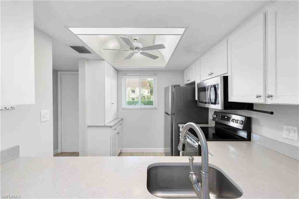 1008 Manatee Rd #G103 - Photo 4 of 24