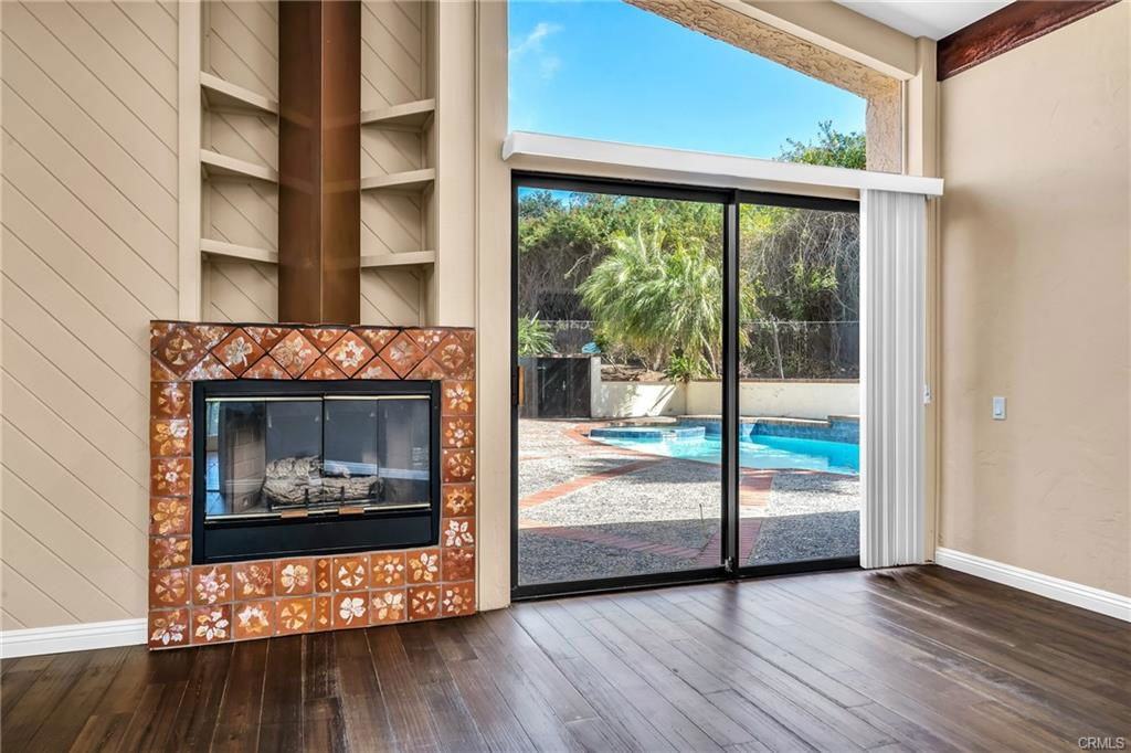 1808 Vía Coronel - Photo 2 of 8