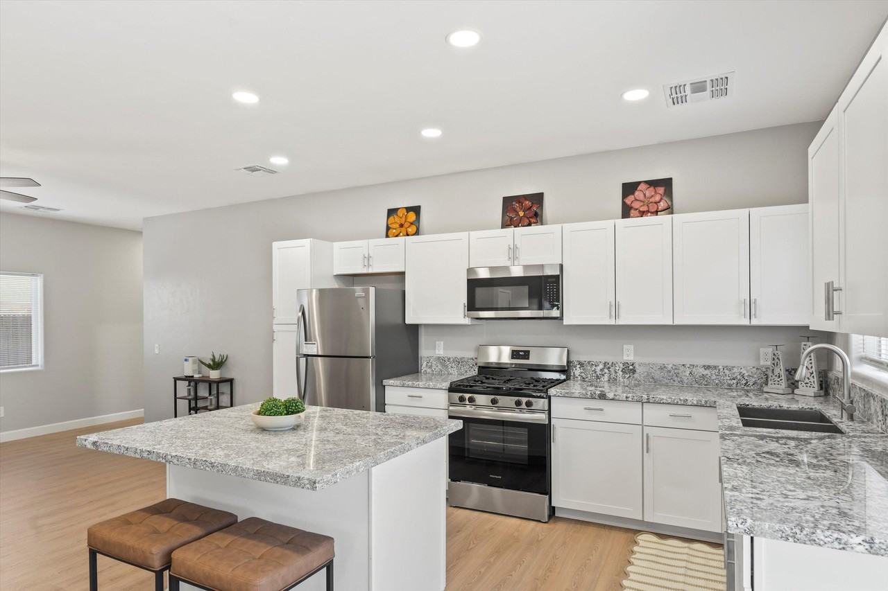 N Westmoreland Ave - Photo 3 of 16