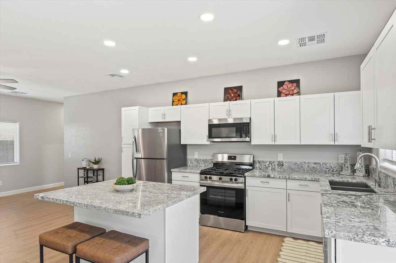 N Westmoreland Ave - Photo 6 of 16