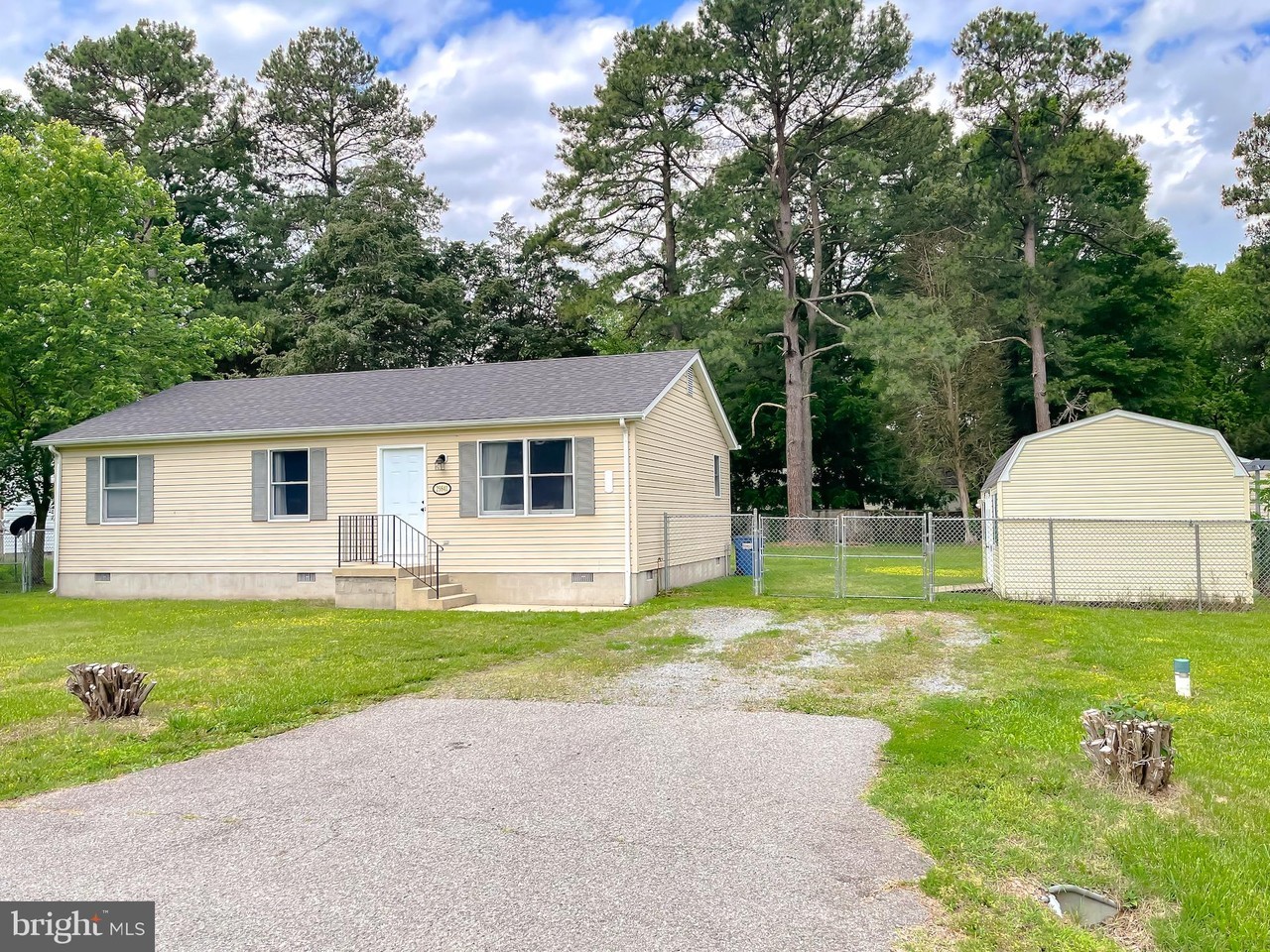 29841 Lee Rd - Photo 2 of 50