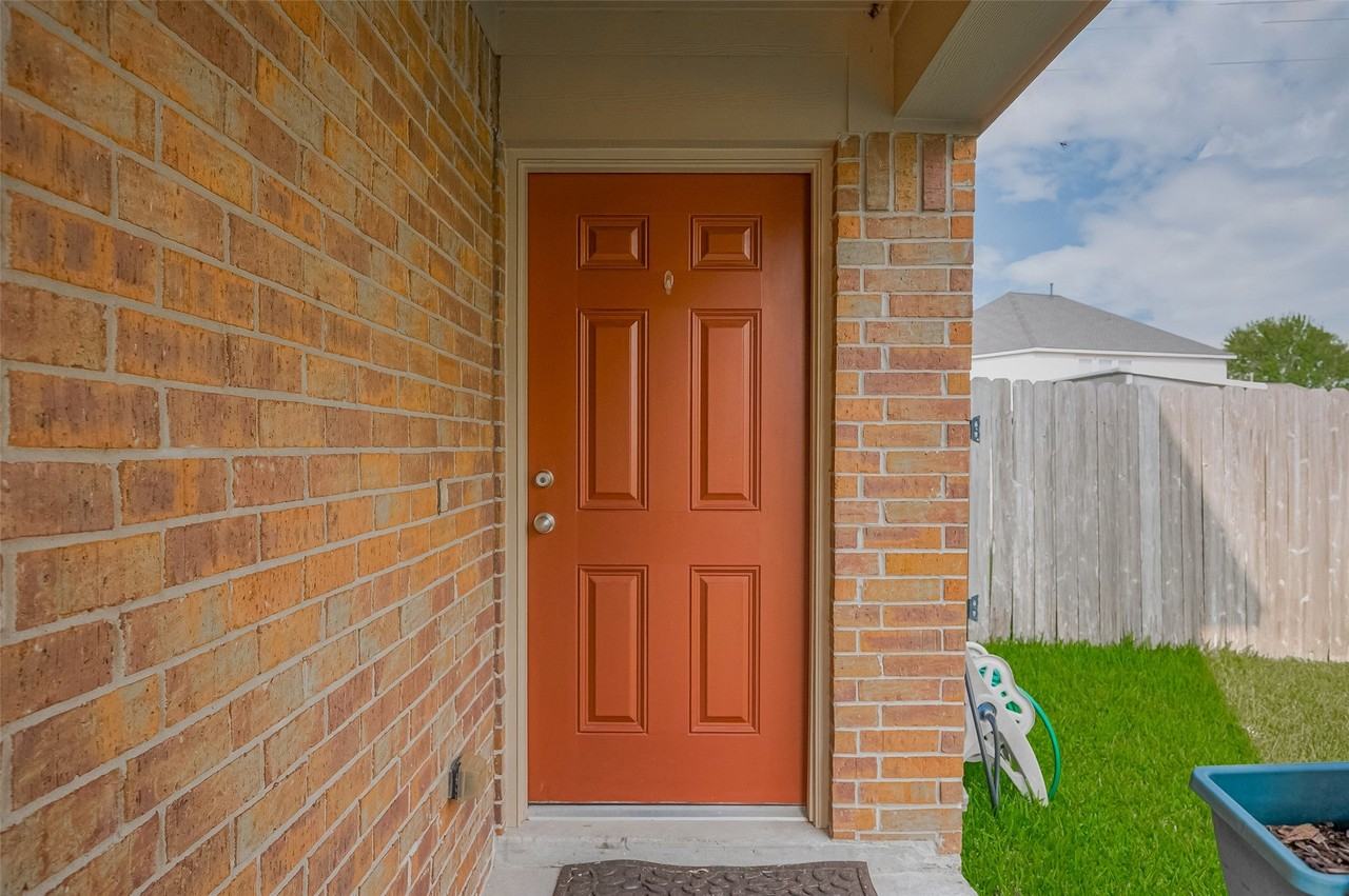 2315 Zephyr Ln - Photo 3 of 45