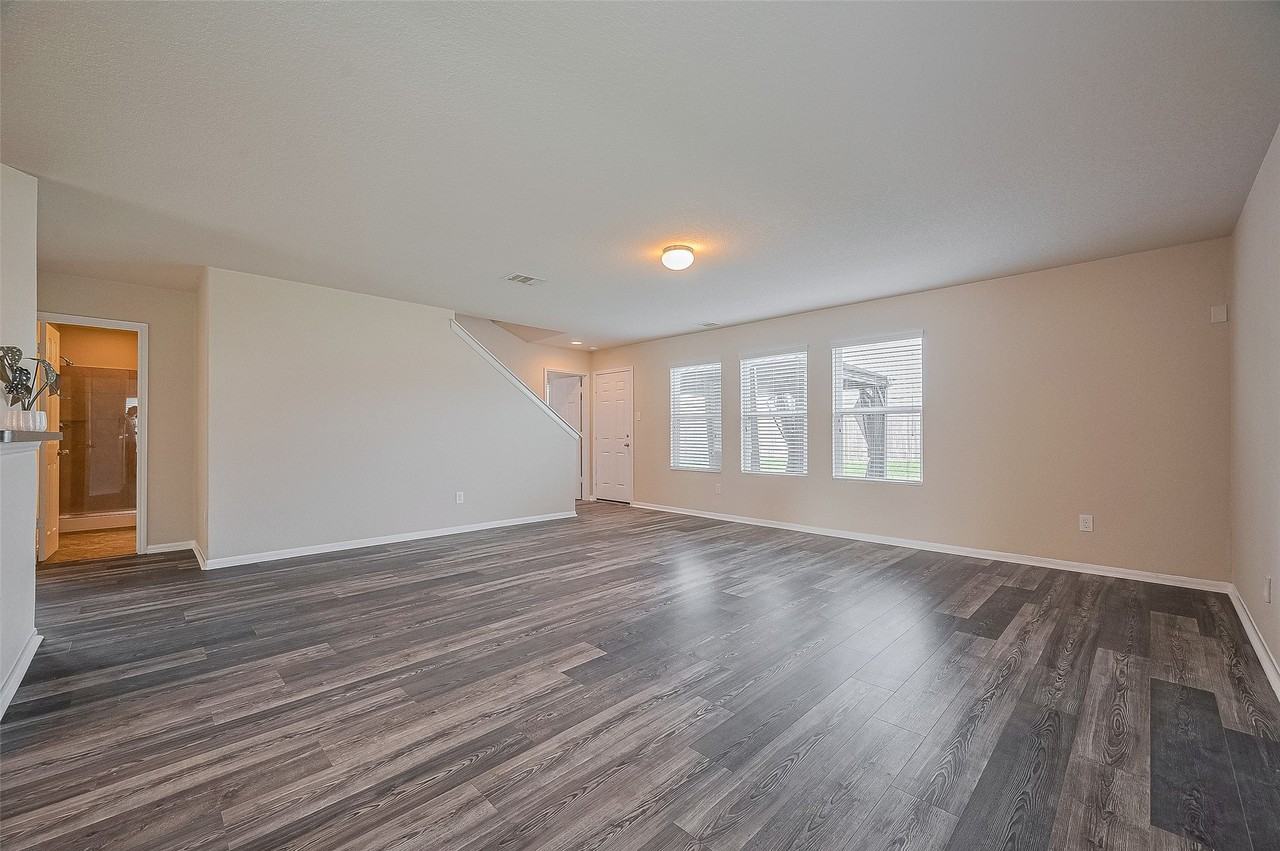 2315 Zephyr Ln - Photo 5 of 45