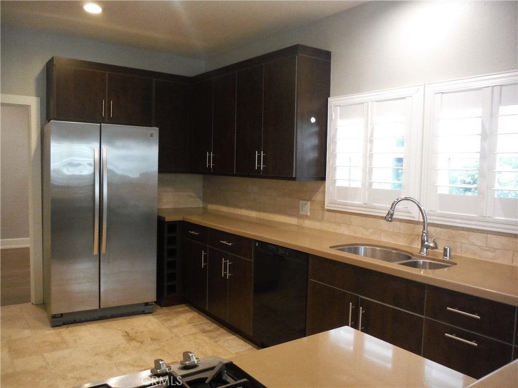 122 Roycroft Ave - Photo 7 of 16