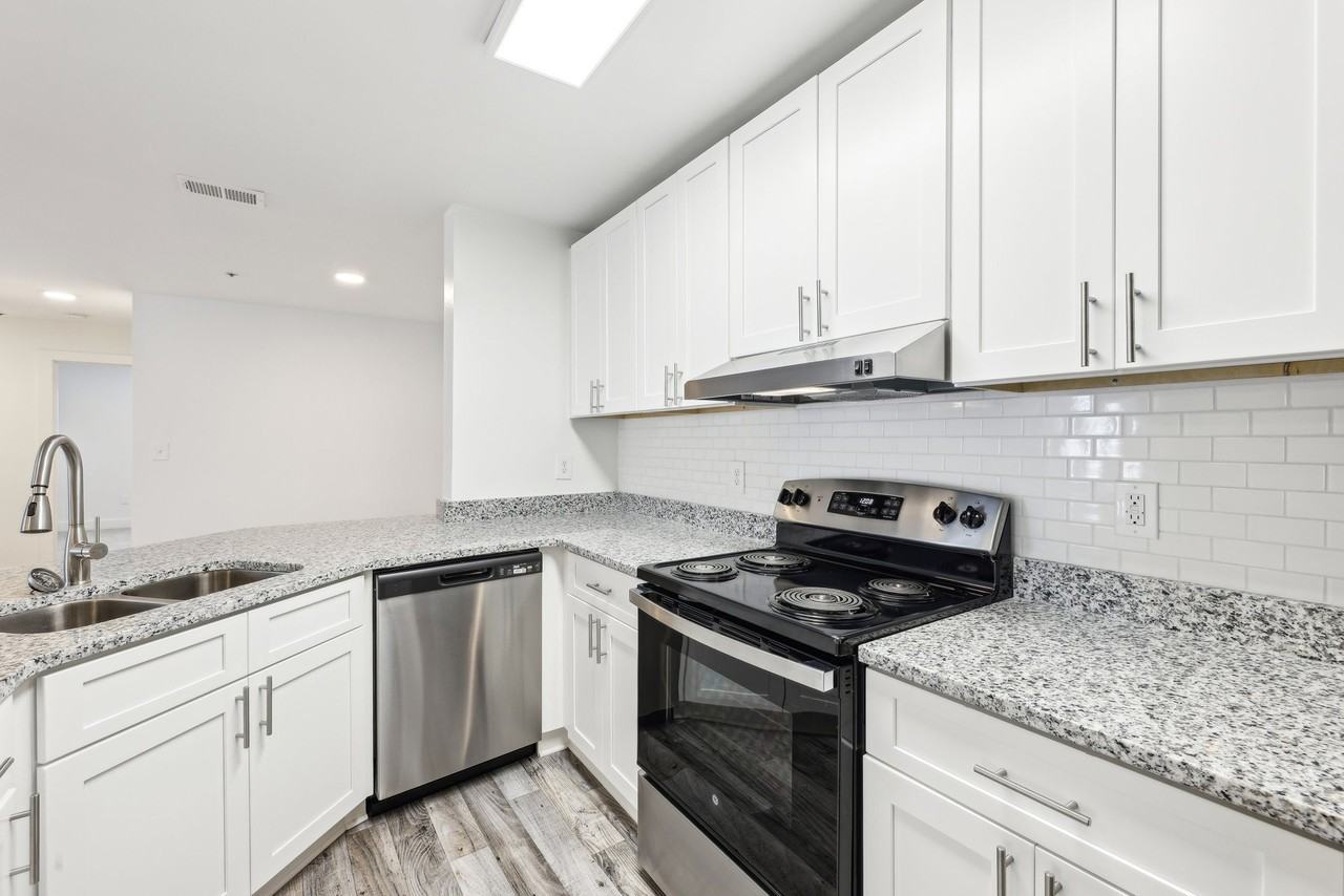 Wesley St. Claire Apartments at Lawrenceville - Photo 3 of 51