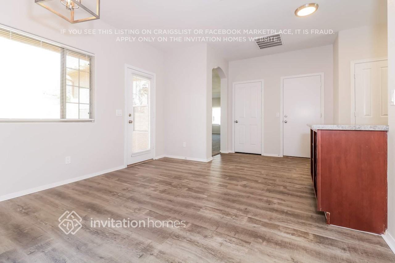 15949 W Mauna Loa Ln - Photo 6 of 17