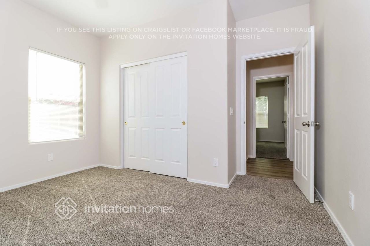 15949 W Mauna Loa Ln - Photo 7 of 17