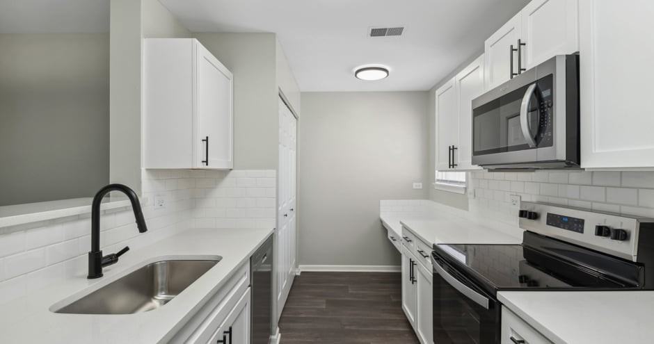 Stratford Green - Photo 6 of 37