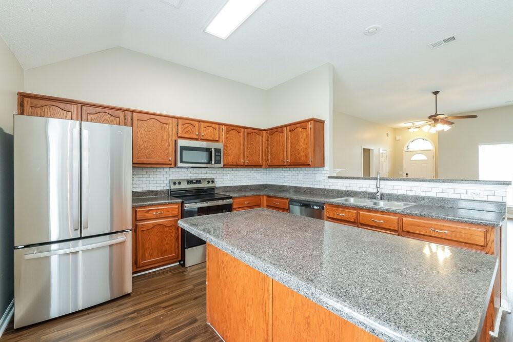 13268 Sandbourne S - Photo 7 of 17