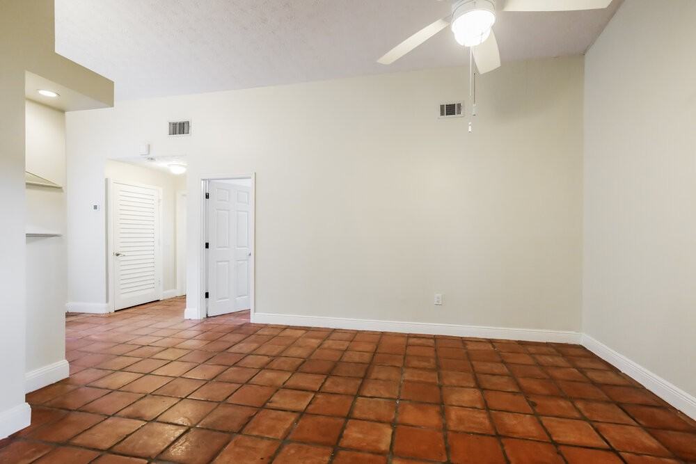 5741 Sw 162nd Ave - Photo 3 of 16