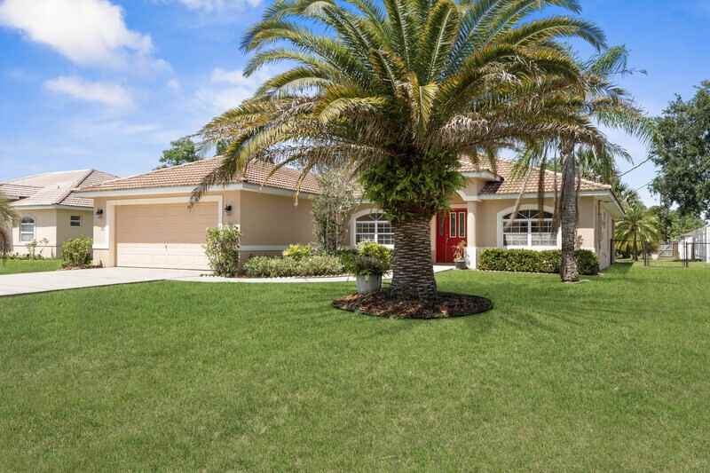 22 Rocking Horse Dr - Photo 4 of 49