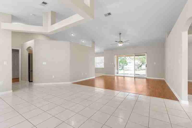 22 Rocking Horse Dr - Photo 7 of 49