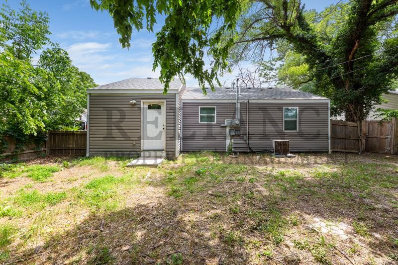 1041 S Christine St - Photo 3 of 14