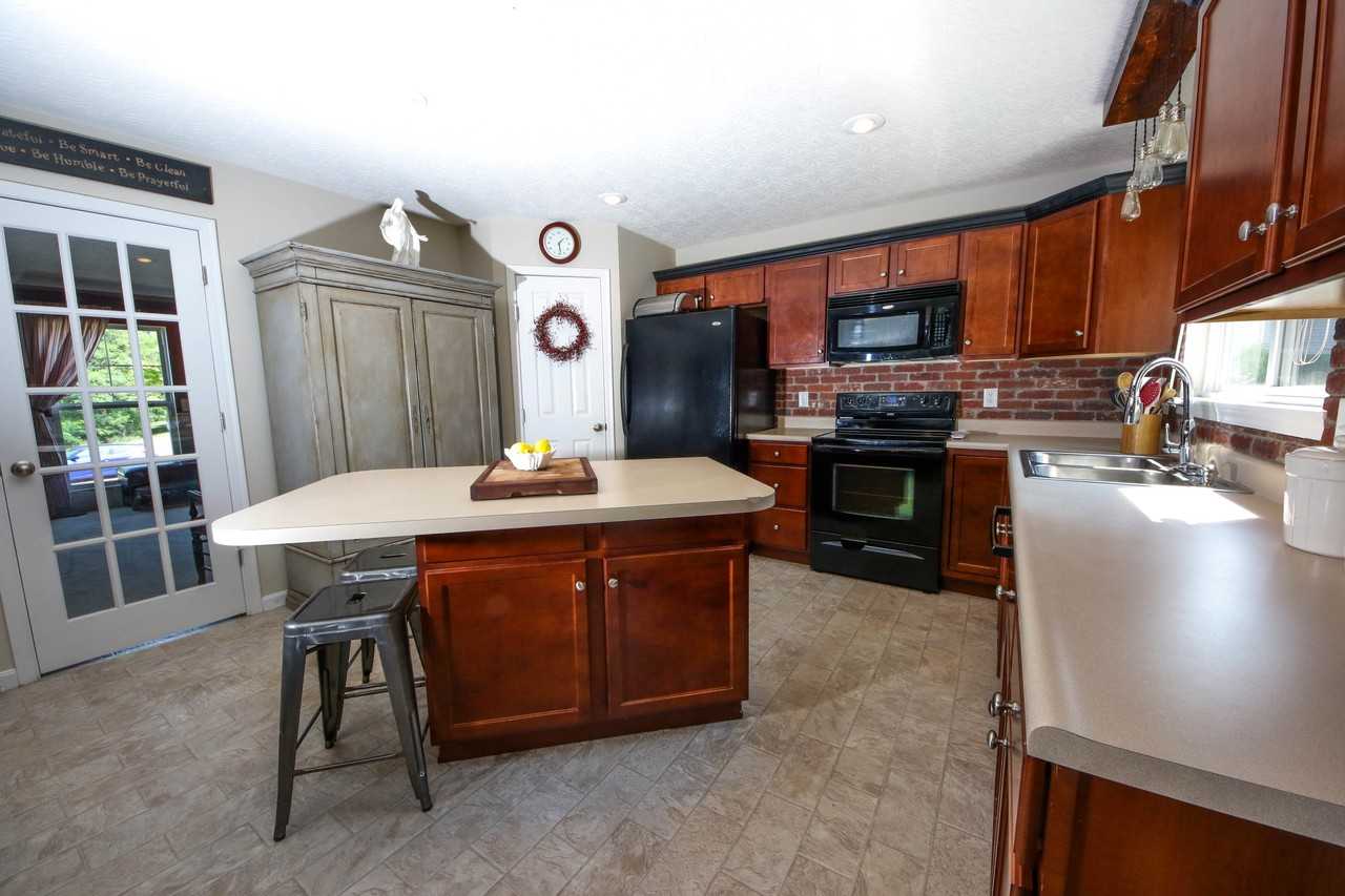 1201 Emery Ridge Drive - Photo 3 of 23