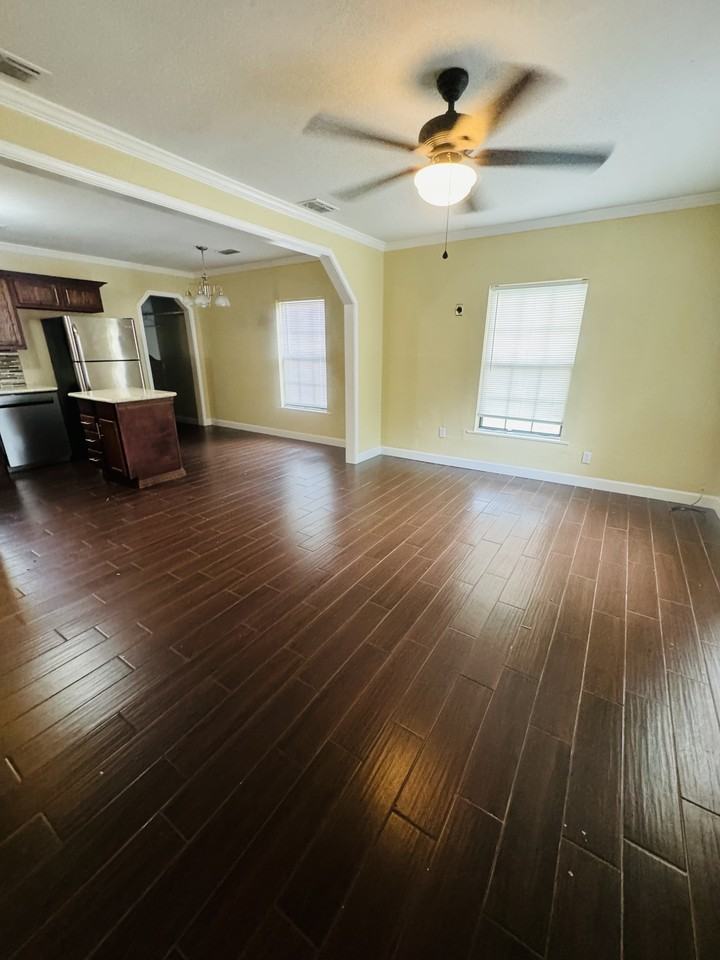 200 Preston St #NA - Photo 3 of 10