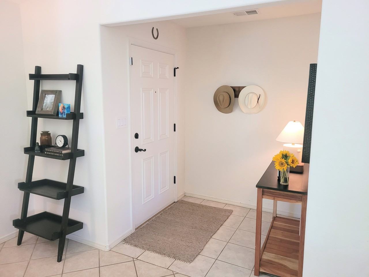 1304 Villa Campo Ne #NA - Photo 2 of 21