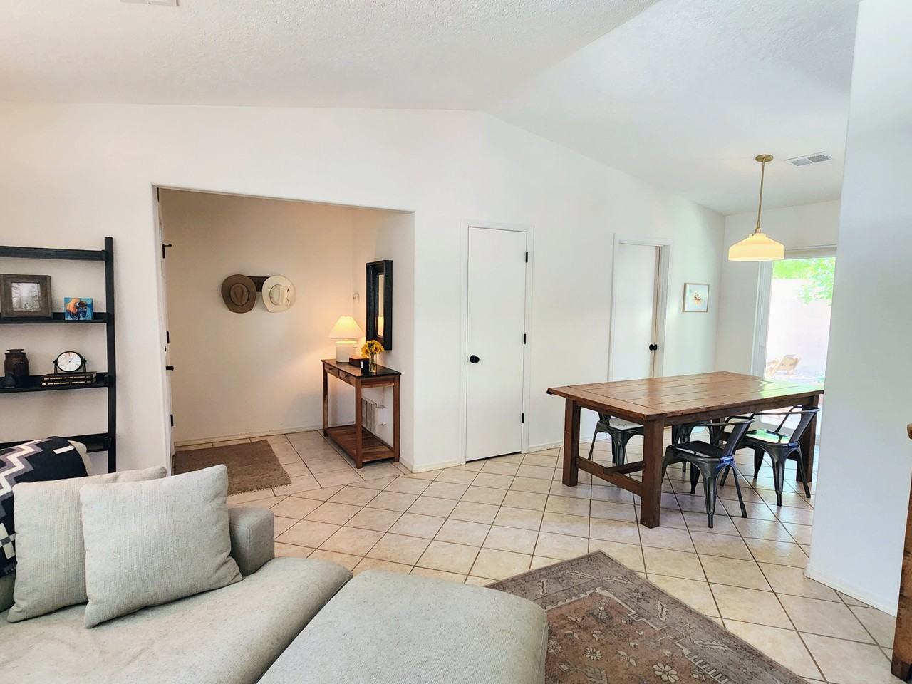 1304 Villa Campo Ne #NA - Photo 3 of 21