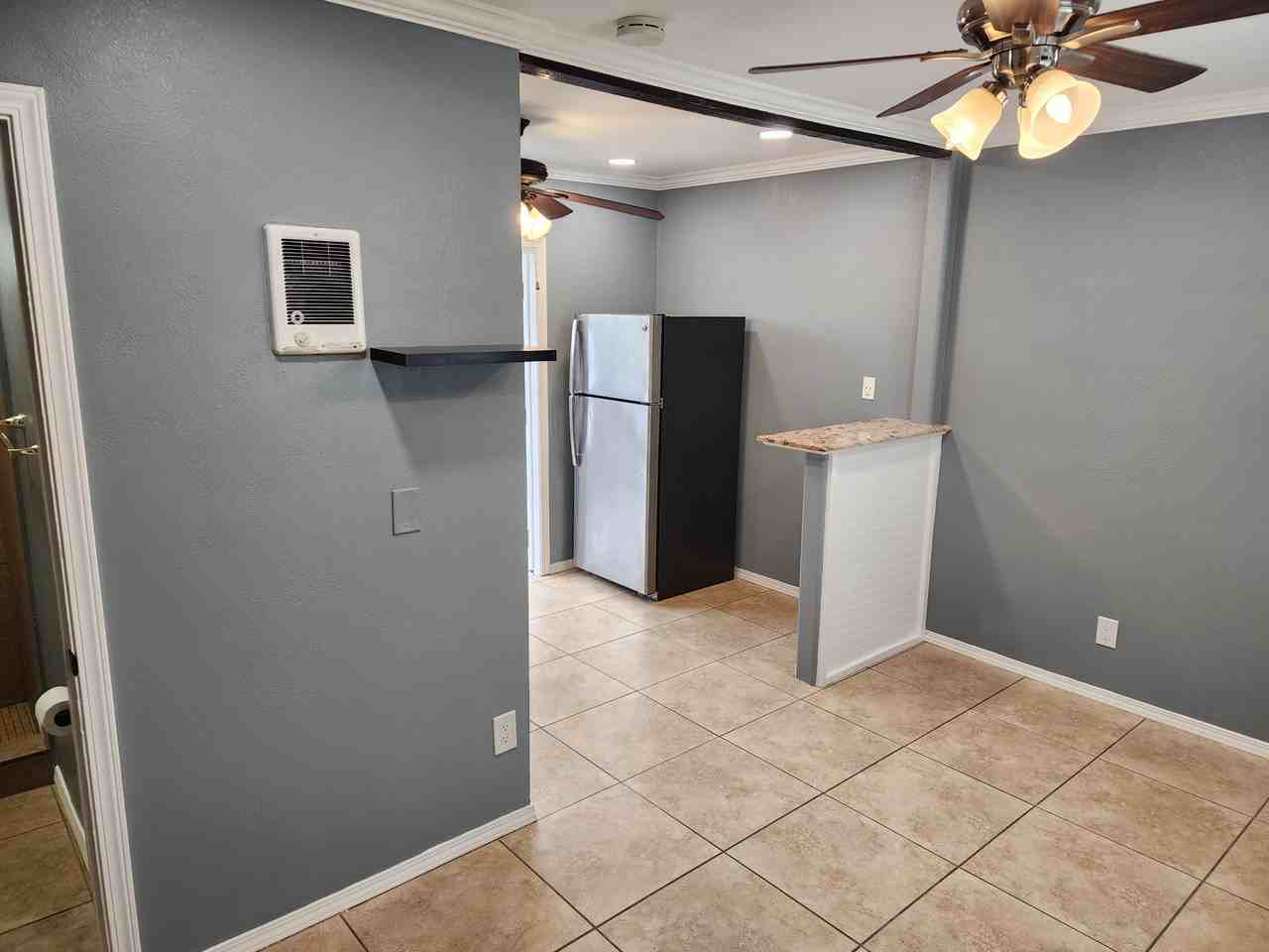 715 S Pine St #715 - Photo 7 of 19